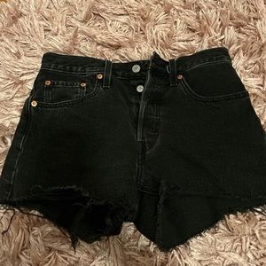 Levi’s Shorts- Size W 26